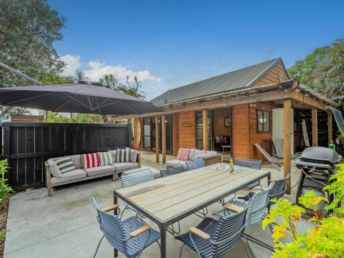 Luxurious Simplicity - Matarangi Holiday Home