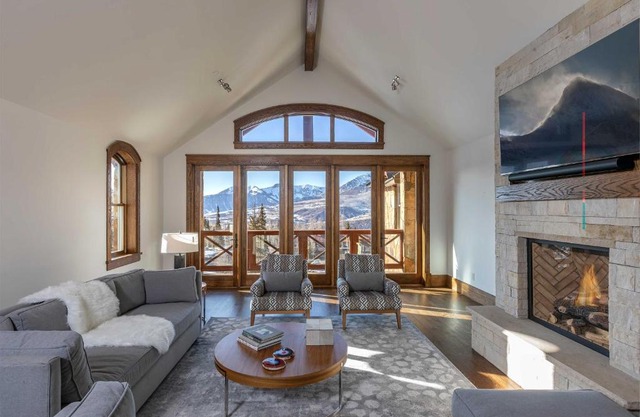 Luxurious Ski-InandSki-Out Telluride Penthouse!