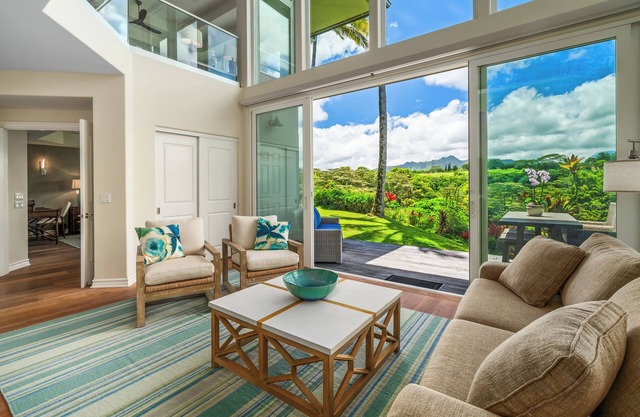 Luxurious Townhome in Prestigious Ka'iulani