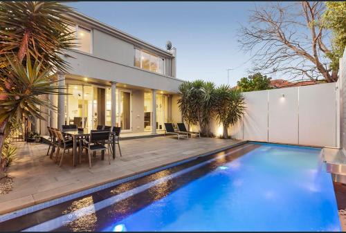 Luxurious Townhouse Retreat in Prestigious Brighton