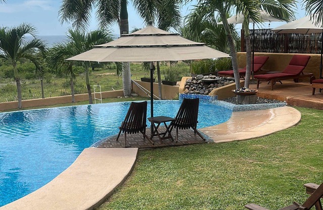 Espectacular finca Troncones con vistas de 360 grados: a 5 minutos a pie del surf principal