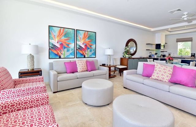 Luxurious Two Bedroom Townhouse Located at Coral Beach Club right by Dawn Beach!
