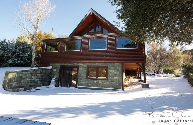 Luxurious & Unique Craftsman Style Cabin in Julian California