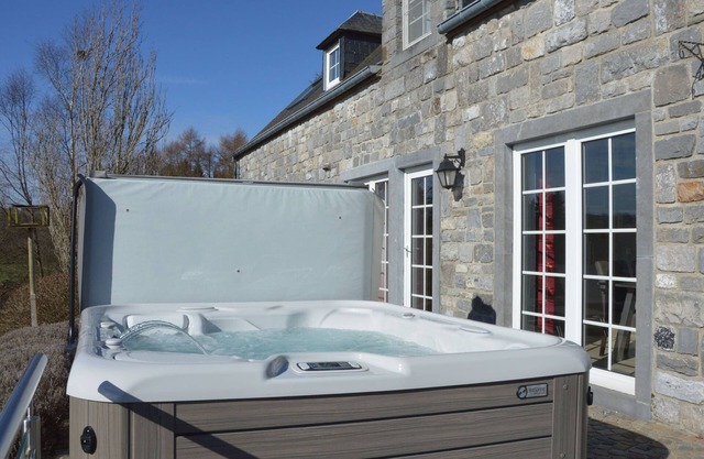 Luxurious Villa in Stavelot With Sauna and Pool