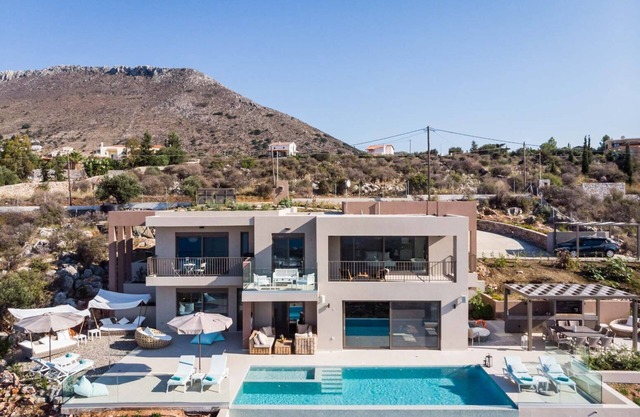 Luxurious Villa Kaylu - With Private Heated Pool