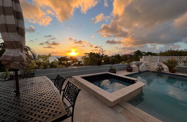 Luxurious Villa " Sea La Vie" in Pelican Key