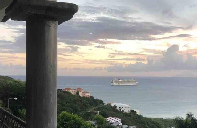Luxurious villa with a limitless ocean view & private pool. Instagram: villa pi