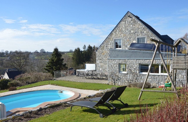 Lujosa villa con piscina en las Ardenas