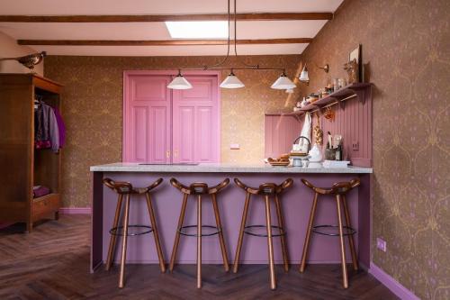 Luxurious vintage loft near city center