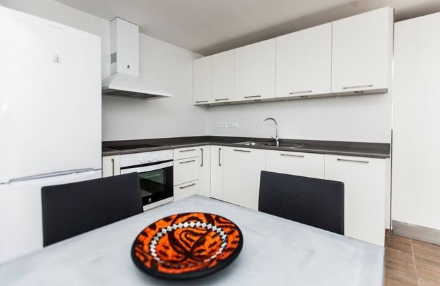 DE LUJO 1 camas aptas cerca de la ciudad de Ibiza y la playa! con piscina y terraza