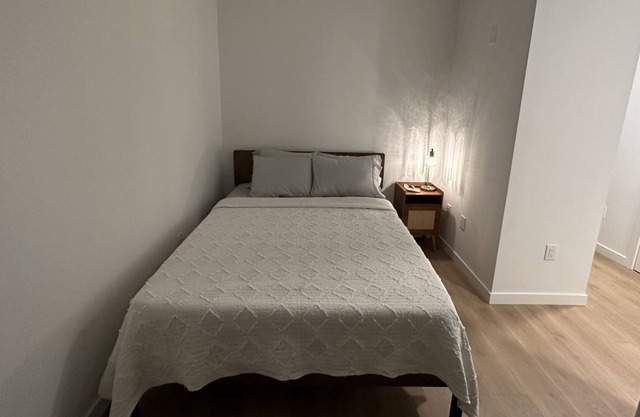 Luxury 1 Bedroom Apt. with Amenties