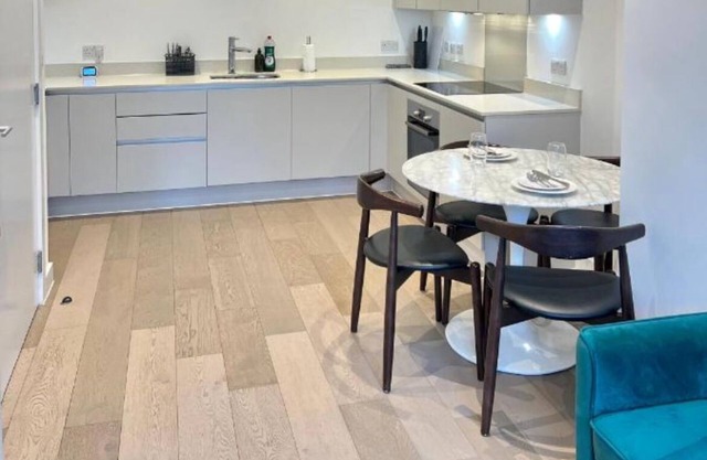 Luxury 1 Bedroom Apartment- Tower Hamlets, London