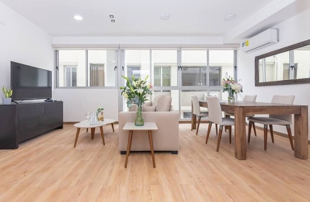 ★Luxury 1 bedroom apt with free parking