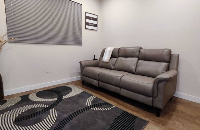 Luxury 1 Bedroom Basement Suite