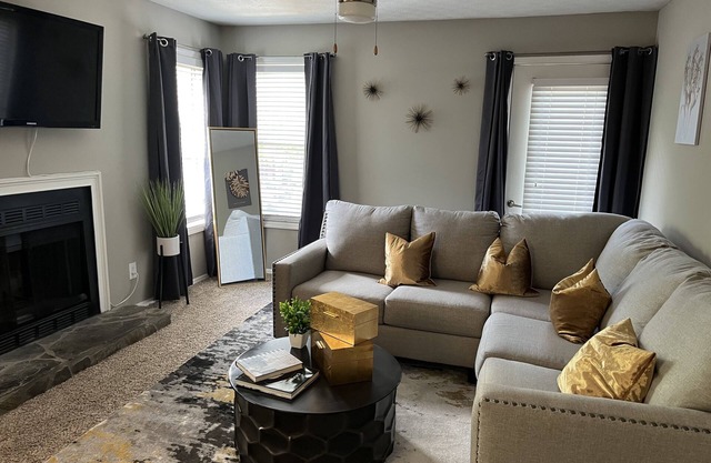 Luxury 1 bedroom with free amenities and parking to feel like home