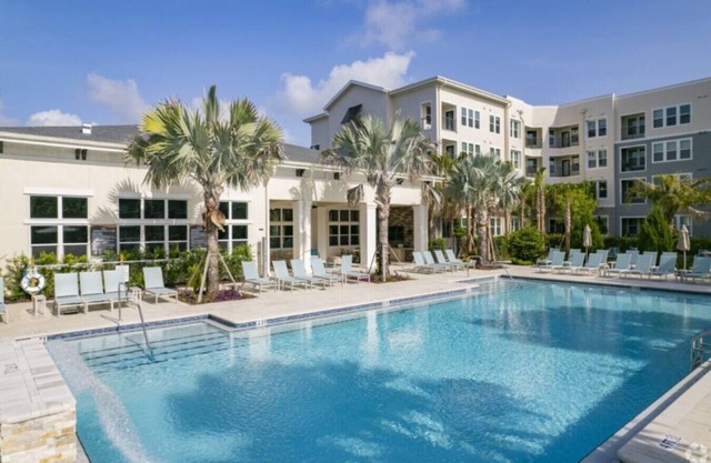 Luxury 1 BR Near Moffitt and USF and Busch Gardens