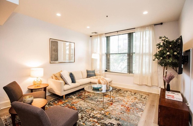 Luxury 1Bed Loft, 2 Baths, Central Air, South End