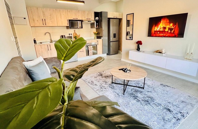 Luxury 1bedroom self-catering apartment boasting views of the majestic KgaleHill