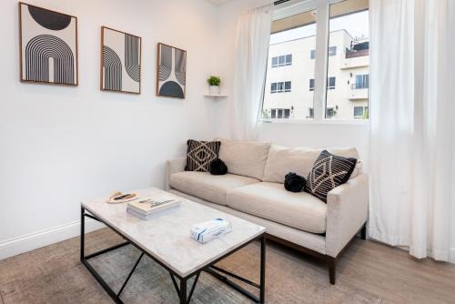 Luxury 1BR Apt LA Experience