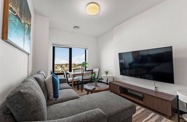 Luxury 1BR near Boston 3517