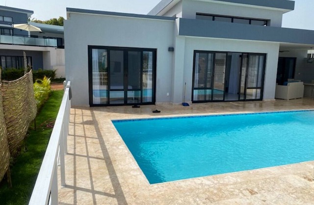 😎Luxury 2 bdrm Villa -Private Pool- Min. to the beach - Private Chef for hire😎