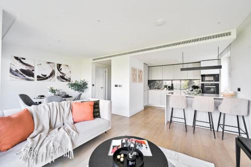 Luxury 2-Bed 2-Bath Apartment -White City Living -Steps To Tube