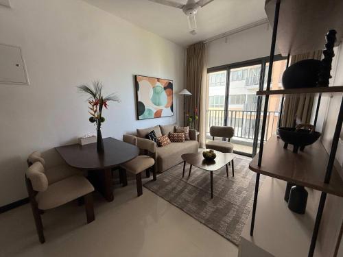 Luxury 2 Bed 2 Bath at Trizen by Resident Villas
