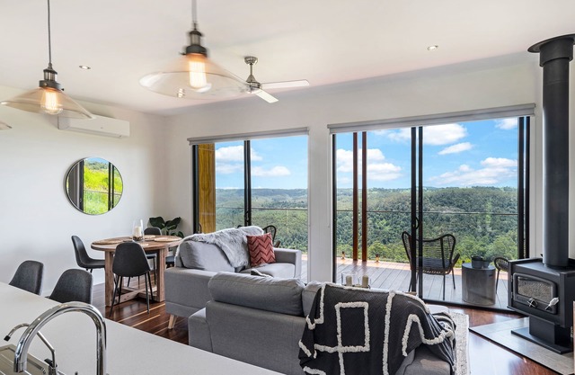 Luxury 2 Bedroom Cabins - Best Views in Maleny
