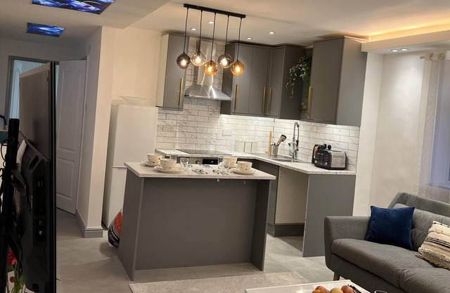 Luxury 2 Bed Apartment in Royal Sutton Coldfield