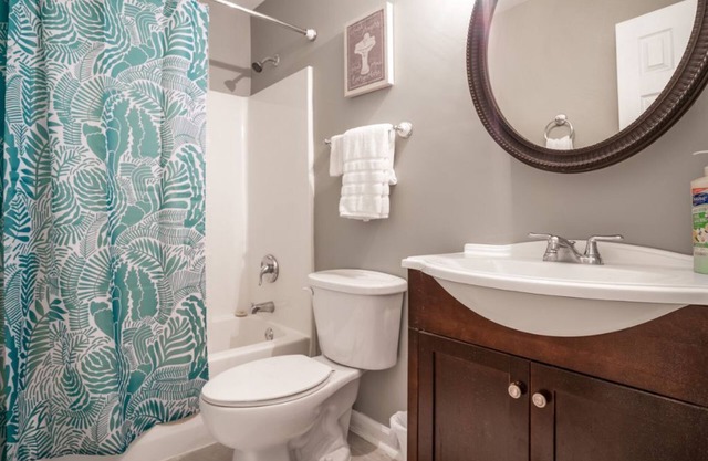 Luxury 2-bedroom 1- full bath 10 mins from Atlanta Airport