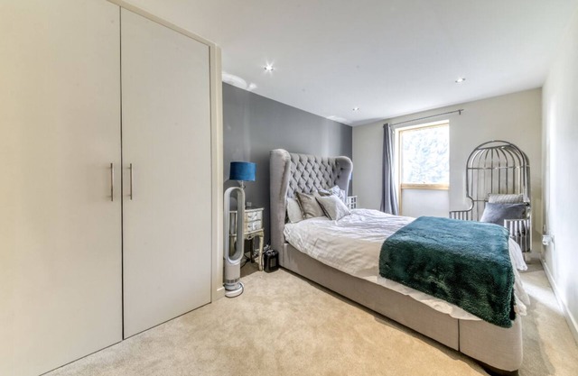 Luxury 2 bedroom, 2 bathroom flat in Wimbledon