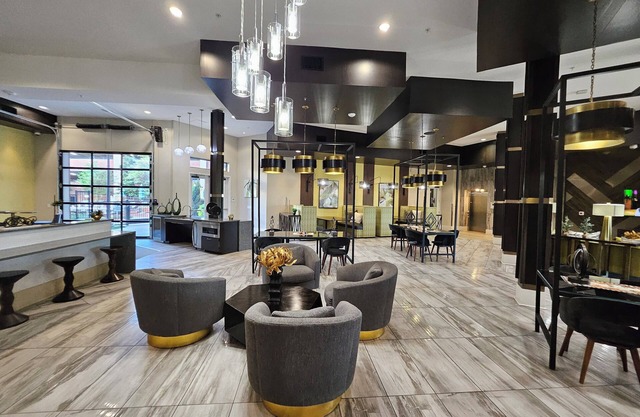 Luxury 2-bedroom apartment with 2bths Pool, Fitness room in vibrant Frisco!