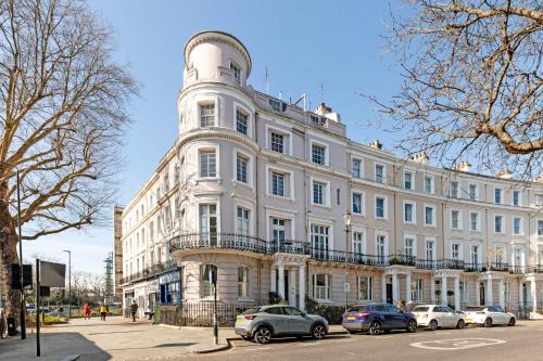 Luxury 2 Bedroom Flat In Royal Crescent