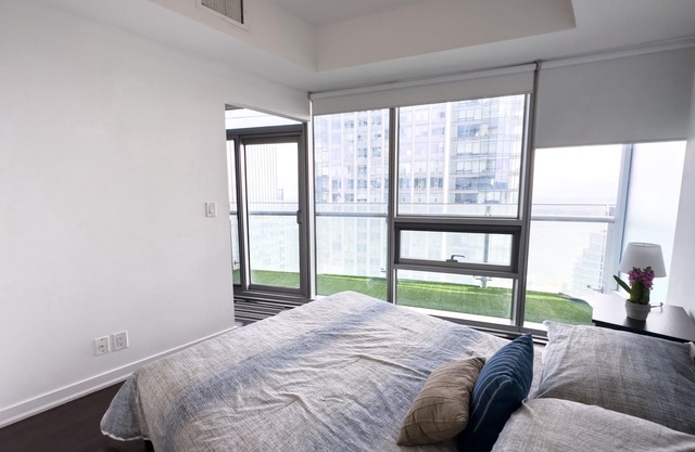 Luxury 2 Bedroom Lakeview