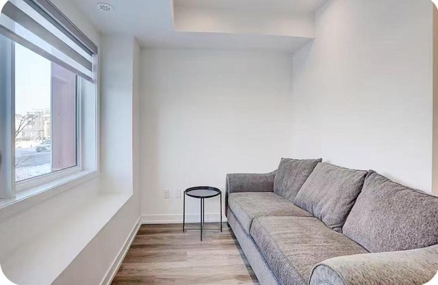 Luxury 2 Queen Beds Suite with Private Bathroom near Downsview Park Subway easy access Downtown