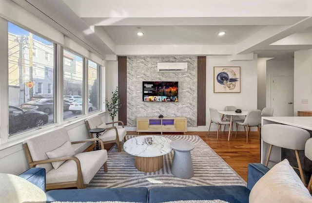 Luxury 2BD | Sleeps 8 | Northern Liberties