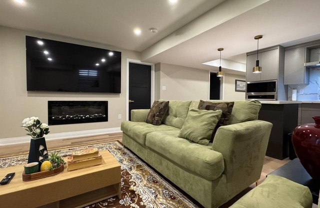 Luxury 2BR/2BA Retreat + Netflix + Free Parking –Lake Wilcox-Richmond Hill-VRBO