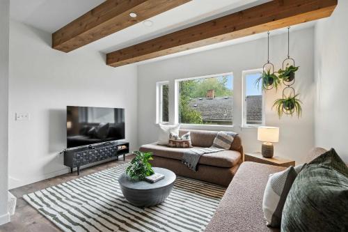 Luxury 2BR at The Adelynn