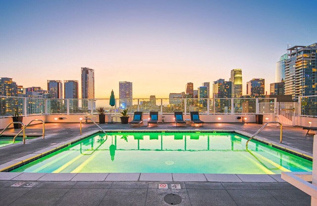 Stunning 2BD 1TB in Downtown LA!