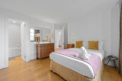 Luxury 3 Bedroom Apartment, Walk to West End, Covent Garden, China Town in Minutes