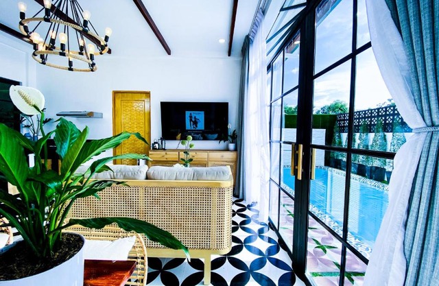 Luxury 3 Bedroom HotSpring Villa 35 Mins Away MNL