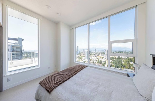 Luxury 3 Bedroom Penthouse| Pool, hot tub, gym, sauna/steam