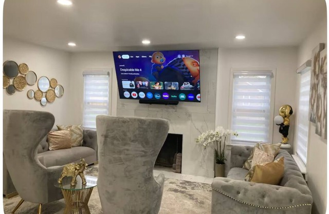 Luxury 3-bedroom Smart Home with jetted tub