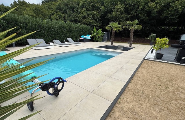 Luxury 3-bedroom villa with jacuzzi and pool