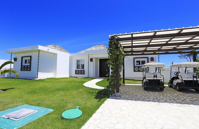 Villa de lujo de 3 dormitorios en segunda línea