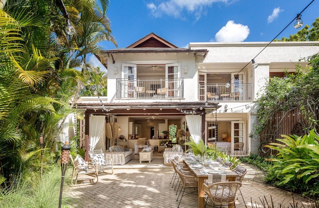 Claridges No. 6, Playa Gibbes