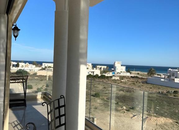Luxury 3 Bedrooms Apartment Sea View