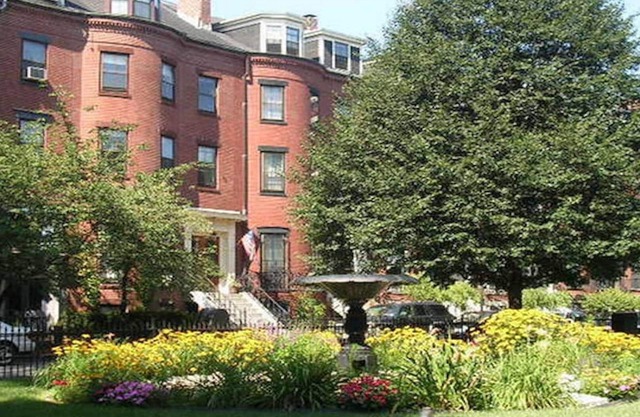 Lujo 3 Br / 2 Ba + Patio privado en una de las calles más deseables de Boston