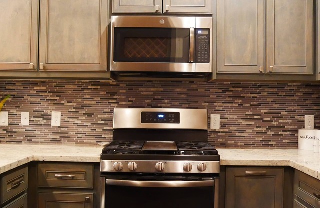 Luxury 3bd 3 1/2 bath in heart of Houston!