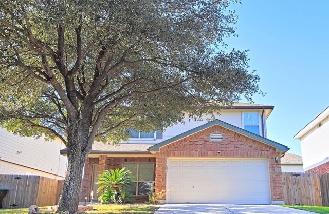 Luxury 3BD2.5BA with Communal Pool - Private Garage - Close to Malls - 6 Flags